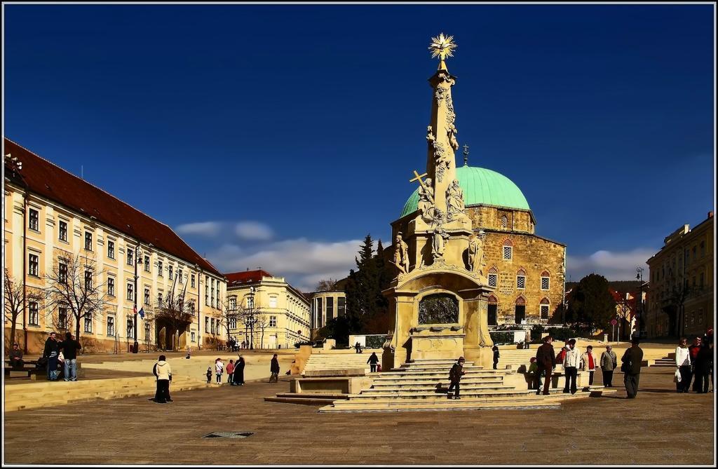 Rosmarinus Apartman Pécs Exterior foto