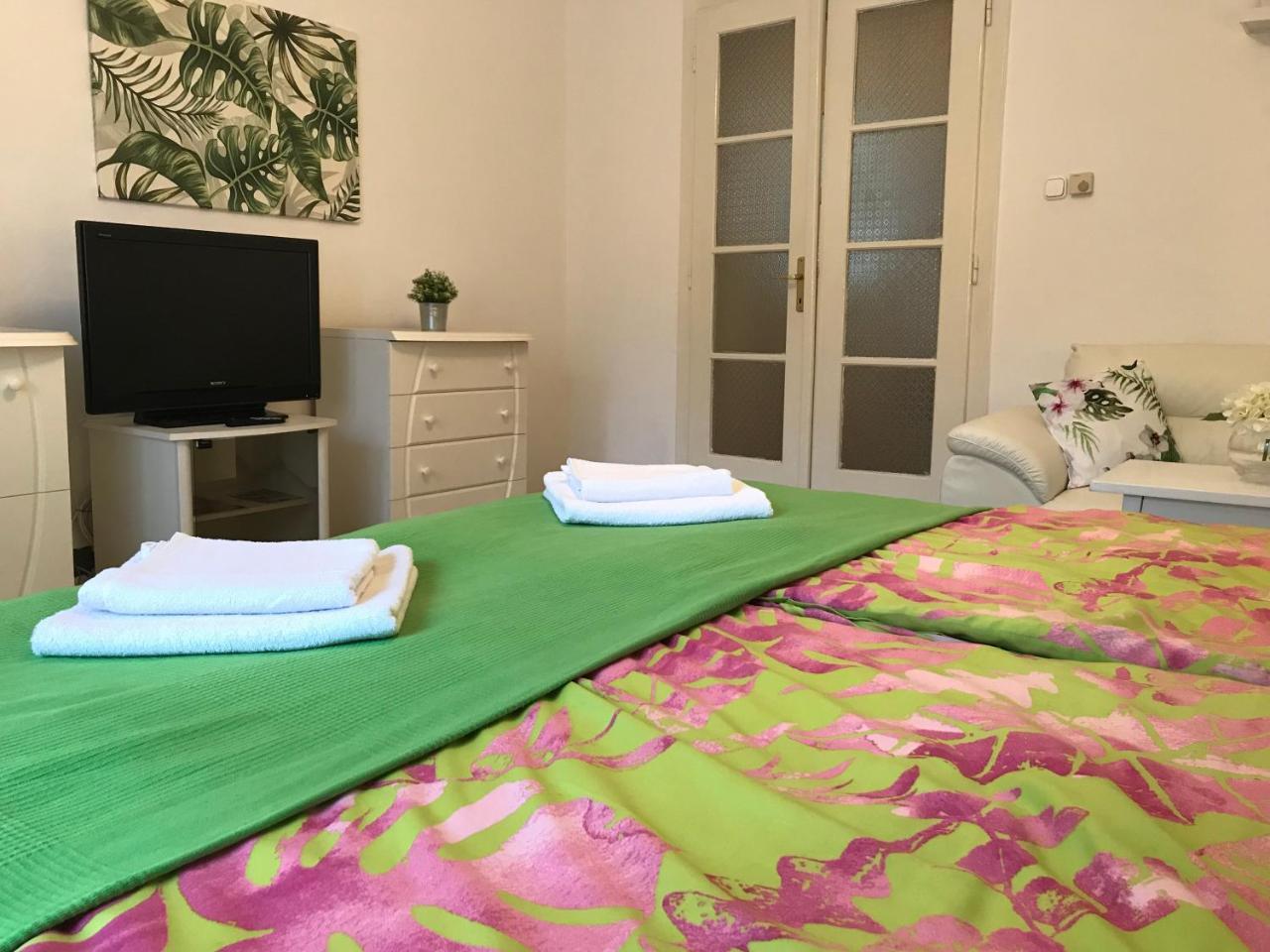 Rosmarinus Apartman Pécs Exterior foto